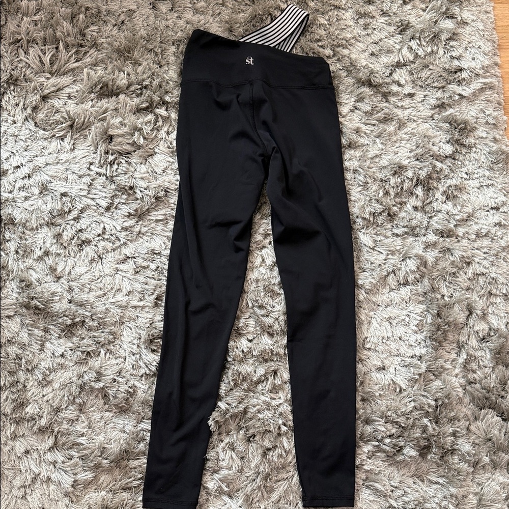Strut This Black High-Waisted Leggings – Size S
